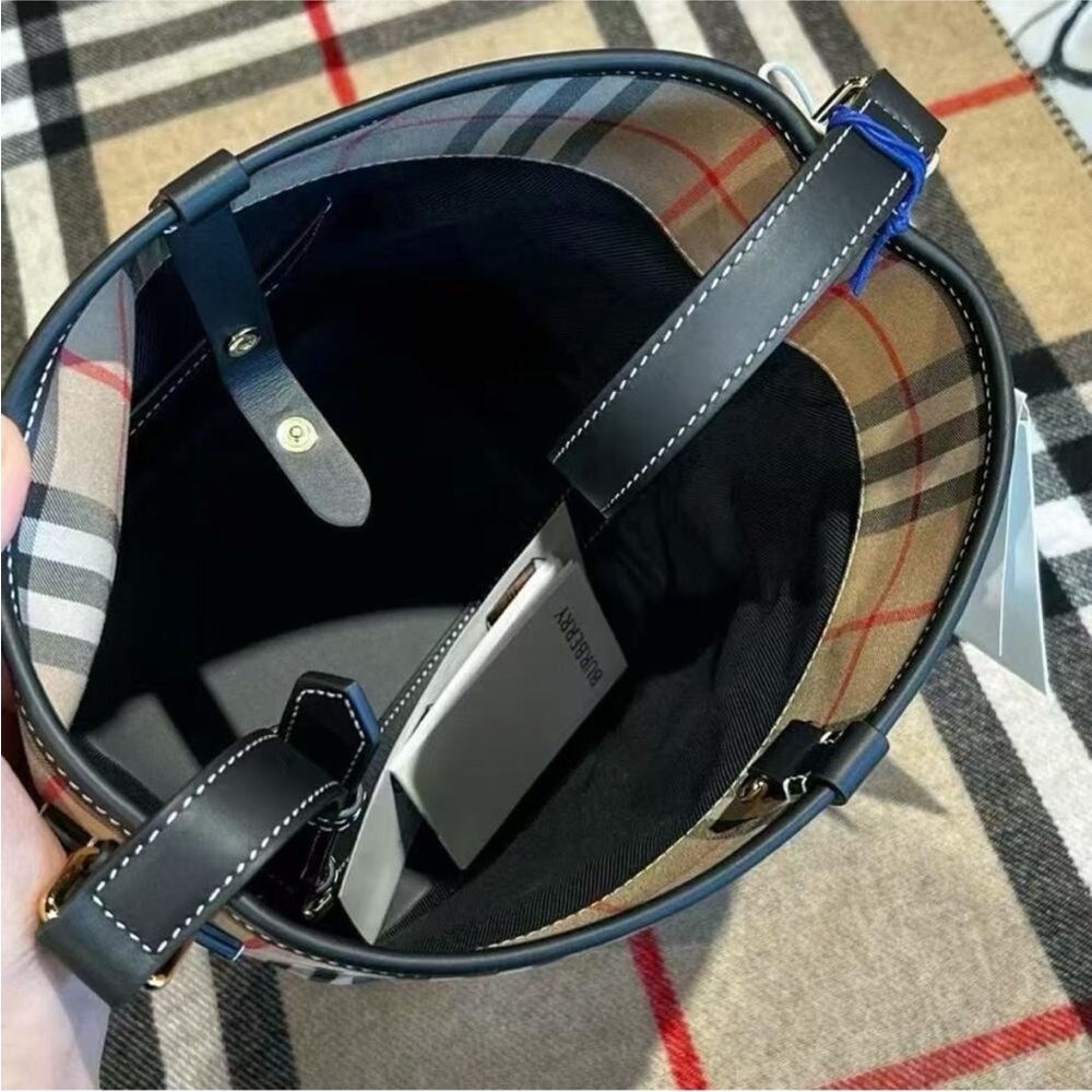 Burberry Checkered Tan and Black Shoulder Bag - Picture 4 of 8